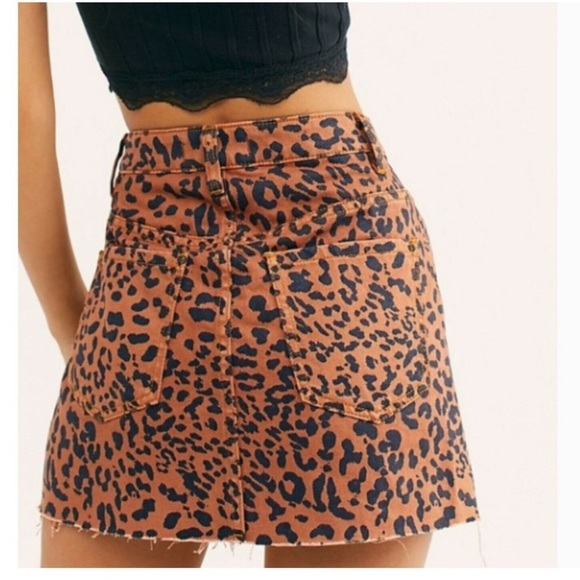 Free People Zip it up denim zipper mini skirt Animal print leopard - Picture 2 of 14
